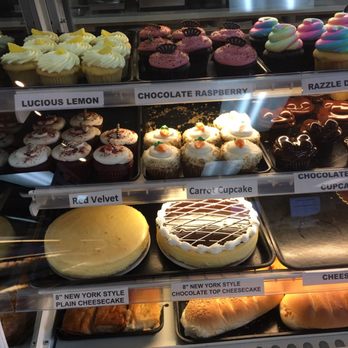Mannino's Bakery - Cupcakes and cheesecakes - Bakeries Near Me - Sterling Heights, Michigan