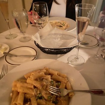 Peppe's Apt 2 - Italian Near Me - Kirkwood, Missouri