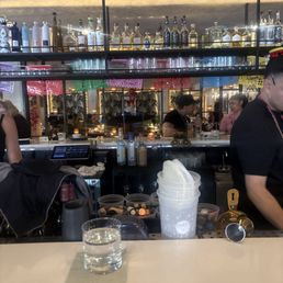 Inside/bar