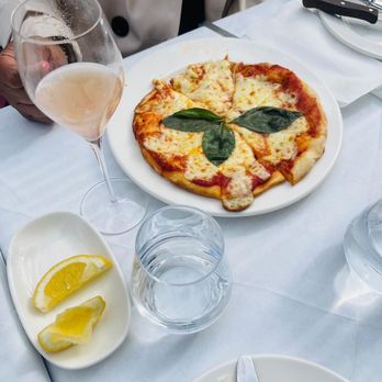 Mina's - Margarita pizza - Mediterranean Near Me - London, XGL