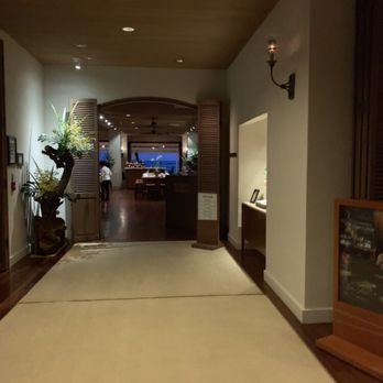 Orchids - Hallway to Orchids - Breakfast & Brunch Near Me - Honolulu, Hawaii Orchids - Hallway to Orchids - Breakfast & Brunch Near Me - Honolulu, Hawaii