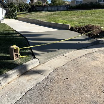 BlackHawk Construction - Newly poured concrete approach way - Masonry/Concrete Near Me BlackHawk Construction - Newly poured concrete approach way - Masonry/Concrete Near Me