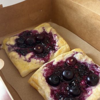 Lynnes Bakery - Desserts Near Me - Pullman, Washington Lynnes Bakery - Desserts Near Me - Pullman, Washington