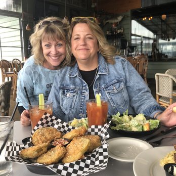 Calhoun's - Fried green tomatoes and BLOODY MARY's - Barbeque Near Me - Knoxville, Tennessee