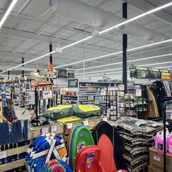 Great Lakes Ace Hardware - Paint and plumbing