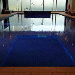 I door swimming pool #livelifelikeldn I door swimming pool #livelifelikeldn