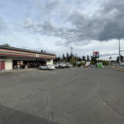 7-Eleven - Outside