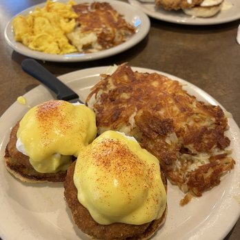 Bill's Cafe - Crab Cakes Benedict* and Country Fried Steak & Eggs* - Breakfast & Brunch Near Me - San Jose, California Bill's Cafe - Crab Cakes Benedict* and Country Fried Steak & Eggs* - Breakfast & Brunch Near Me - San Jose, California