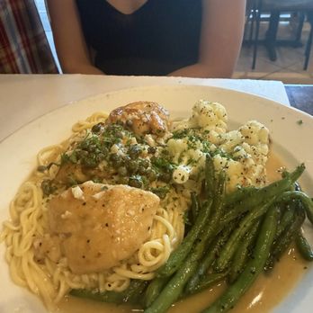 La Tavolata - Scaloppine de Pollo al Limone - Italian Near Me - Artesia, California