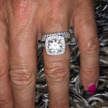 Cottage Hill Diamonds - Jewelry Near Me - Elmhurst, Illinois