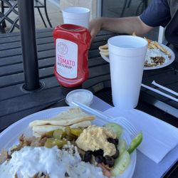 Gyros King - Gyro plate and cucumber salad
