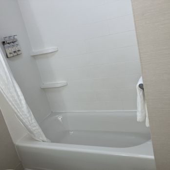 Holiday Inn Express - Tub - Hotels Near Me - Coeur D Alene, Idaho Holiday Inn Express - Tub - Hotels Near Me - Coeur D Alene, Idaho
