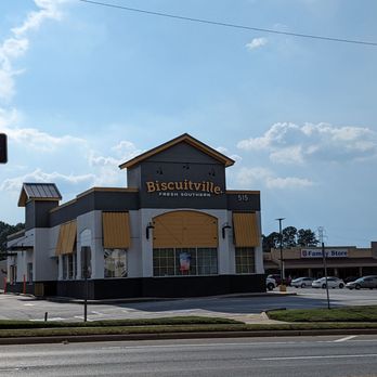 Biscuitville - the exterior of a restaurant - Breakfast & Brunch Near Me - Salisbury, North Carolina