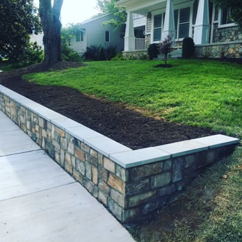 2ft High Retaining Wall With Stone Veneer In Stoney Ridge William