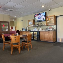 Louie's Mandarin Gourmet - Bar area