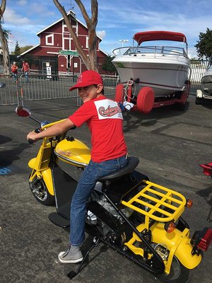 Lê Duyên Cushman Scooters II, 1522 W 134th St, Gardena, CA 90249, US