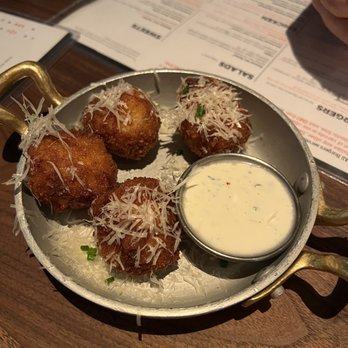 Eureka - 5 Piece Mac N' Cheese Balls (oops I eated one before taking the pic!) - American Near Me - Santa Clara, California Eureka - 5 Piece Mac N' Cheese Balls (oops I eated one before taking the pic!) - American Near Me - Santa Clara, California