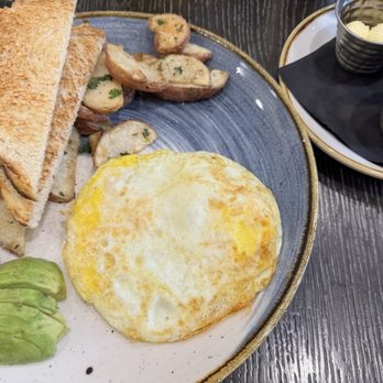 Roam - Signature Breakfast - American Near Me - Bend, Oregon