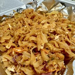 Nudee Pho Thai Restaurant - Chicken Pad Thai