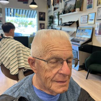 Leucadia Barber Shop - Haircut by junior - Barbers Near Me - Encinitas, California Leucadia Barber Shop - Haircut by junior - Barbers Near Me - Encinitas, California