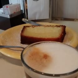 Tremendo los budines !! Hoy toco el de Limon exquicito y el Cafe siempre acorde un lugar para recomendar