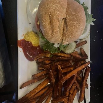 Lewis and Clarke's Restaurant - Beyond burger and sweet potato fries - New American Near Me - Hohenwald, Tennessee Lewis and Clarke's Restaurant - Beyond burger and sweet potato fries - New American Near Me - Hohenwald, Tennessee