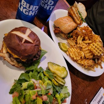 Flo & Santos - Angus Steakburger & Chicken Parmesan Sandwich - Pizza Near Me - Chicago, Illinois Flo & Santos - Angus Steakburger & Chicken Parmesan Sandwich - Pizza Near Me - Chicago, Illinois
