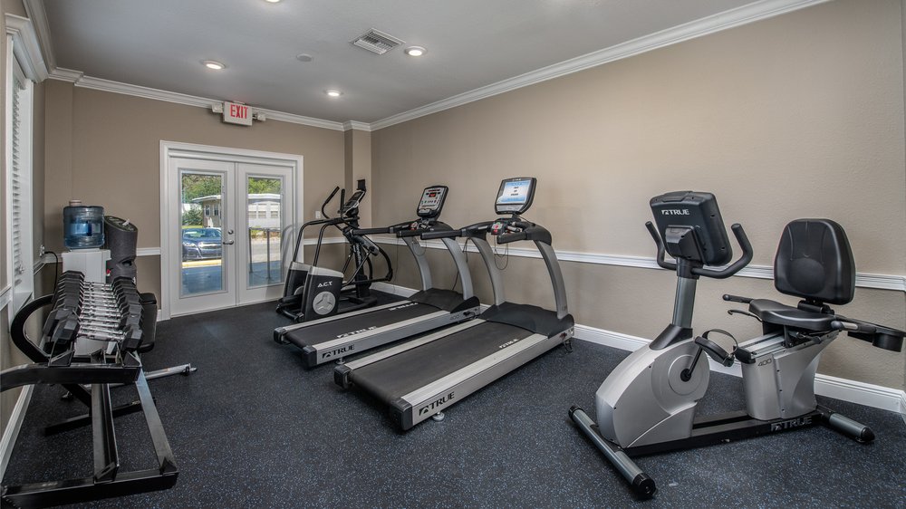 LAKESHORE VILLAS Updated October 2024 15401 Lakeshore Villa St