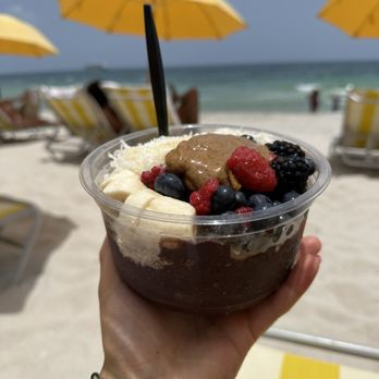 juice & coffee bar - açaí bowl - Juice Bars & Smoothies Near Me - Miami Beach, Florida