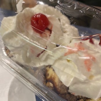 Braums - Supposed to be hot fudge sundae - Ice Cream & Frozen Yogurt Near Me - Oklahoma City, Oklahoma Braums - Supposed to be hot fudge sundae - Ice Cream & Frozen Yogurt Near Me - Oklahoma City, Oklahoma