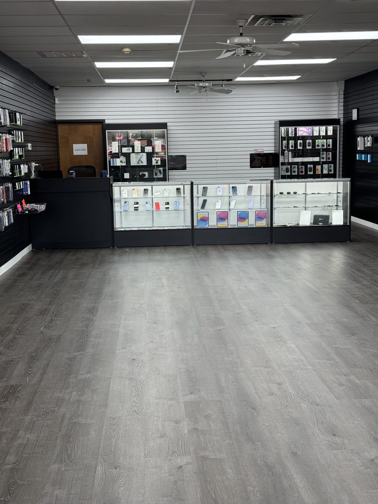 PHONESTOP - Updated October 2025 - 12 Photos - 3562 Forest Ln, Dallas ...