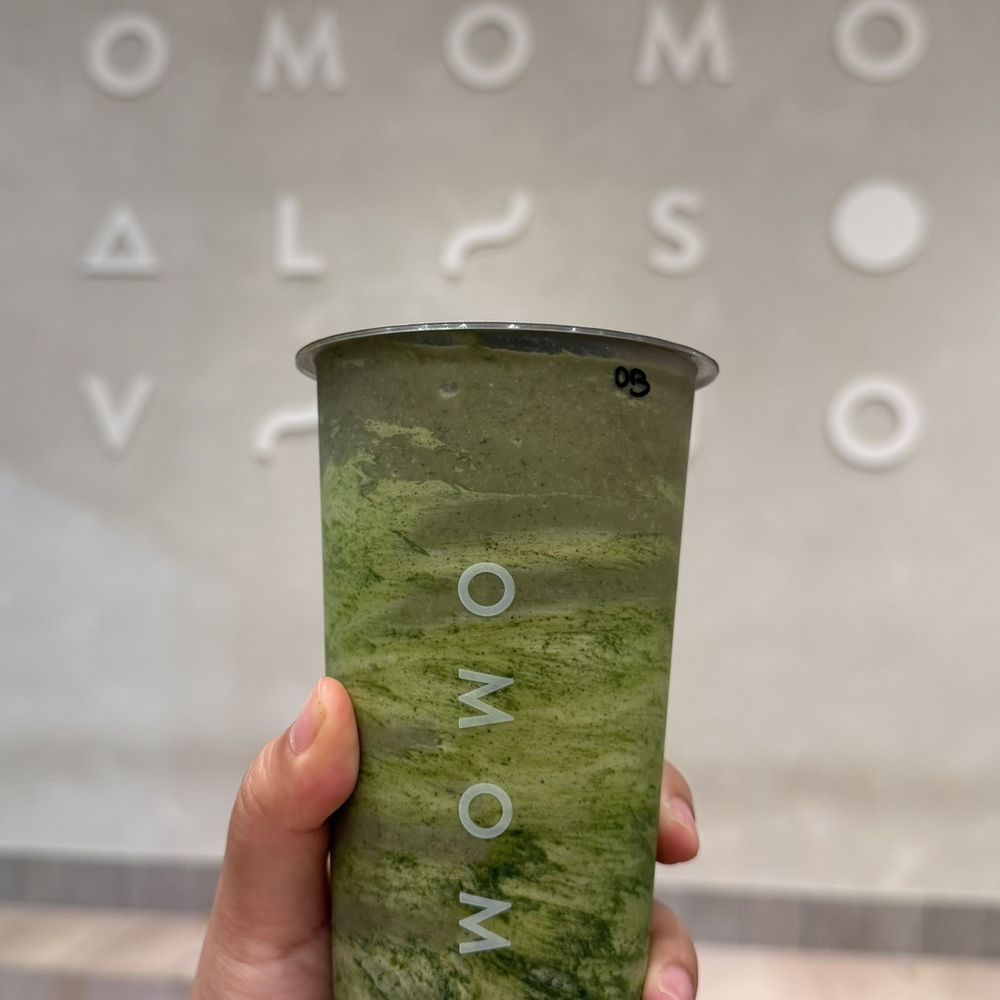 OMOMO MATCHA WITH OREO BLENDED INSIDE OMOMO MATCHA WITH OREO BLENDED INSIDE