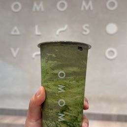 OMOMO MATCHA WITH OREO BLENDED INSIDE OMOMO MATCHA WITH OREO BLENDED INSIDE