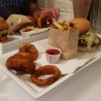 Burger Lounge - Burgers Near Me - Campbell, California