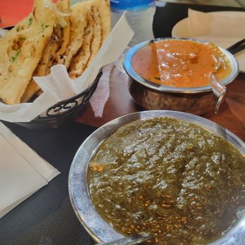 Daddy's Indian Cuisine - Butter chicken marsala, paneer in spinach (forgot the name) and garlic naan - Indian Near Me - Acworth, Georgia Daddy's Indian Cuisine - Butter chicken marsala, paneer in spinach (forgot the name) and garlic naan - Indian Near Me - Acworth, Georgia