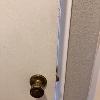 LOGE Leavenworth - Bathroom door - Hotels Near Me - Leavenworth, Washington LOGE Leavenworth - Bathroom door - Hotels Near Me - Leavenworth, Washington