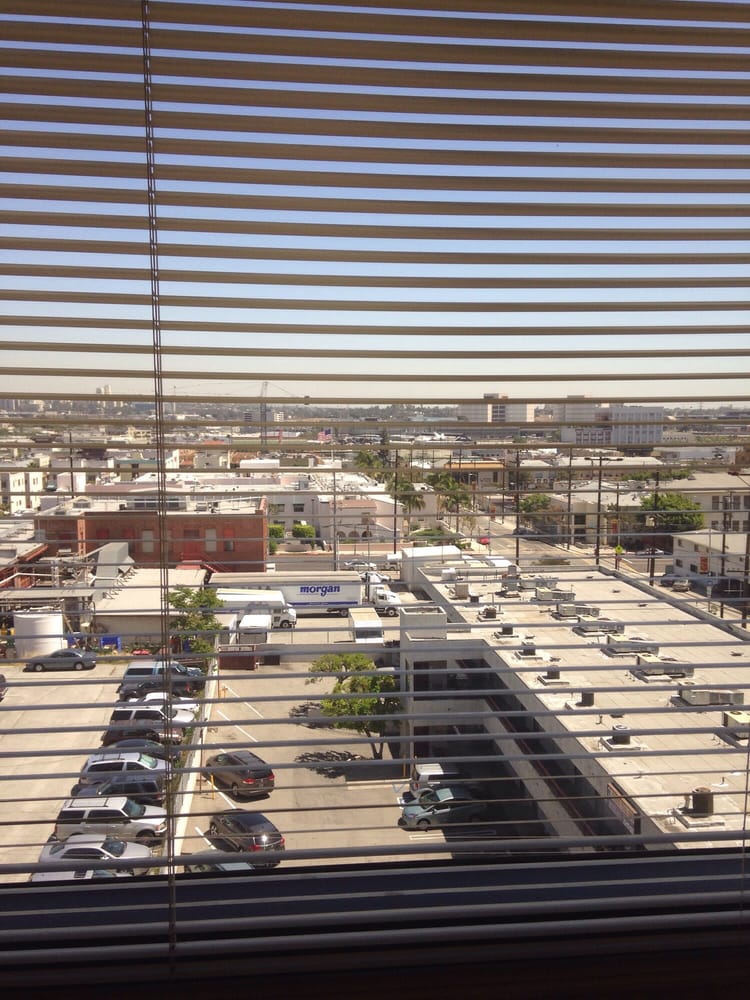 LUIGI GALLONI, MD Updated September 2024 10 Reviews 1127 Wilshire