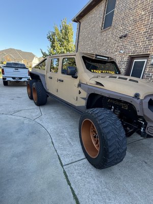 Lee's Mobile Car Audio Installations