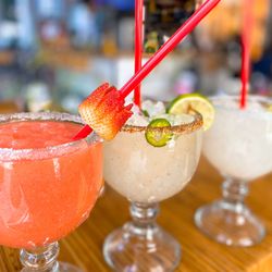 Salsa Limón - Full bar, happy hour rocks, with world famous Margaritas, on the rocks or frozen plus great Micheladas.
