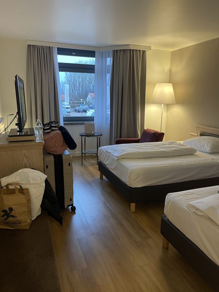 Mövenpick Hotel München Airport Park Sleep Fly www.yelp.com