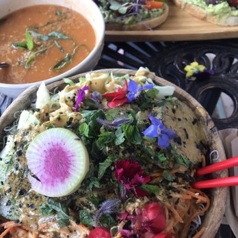 Aa Roots Maui - Generous servings - Vegan Near Me - Lahaina, Hawaii