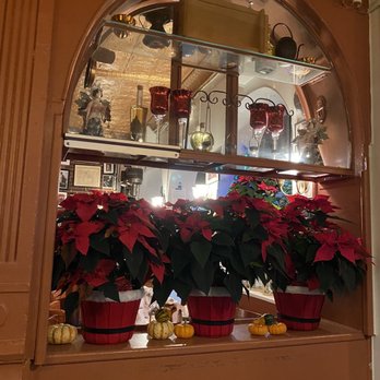Il Violino - Interior decor - Italian Near Me - New York, New York