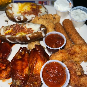 Press Box Sports - The Ultimate Sampler - Sports Bars Near Me - Tampa, Florida Press Box Sports - The Ultimate Sampler - Sports Bars Near Me - Tampa, Florida