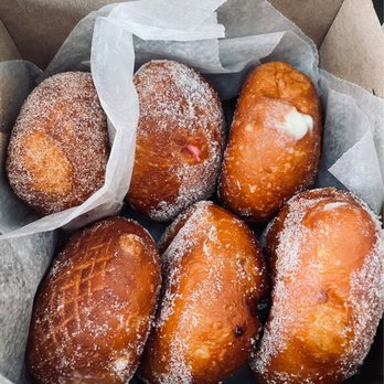 Leonard's Bakery - Malasadas - Bakeries Near Me - Honolulu, Hawaii Leonard's Bakery - Malasadas - Bakeries Near Me - Honolulu, Hawaii