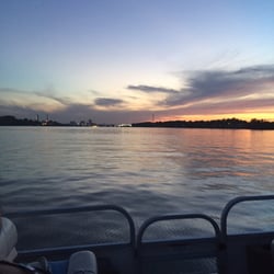 Louisville Boat Rental - Pontoon cruise