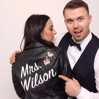 Modern West Photobooth - Photo Booth Rentals Near Me