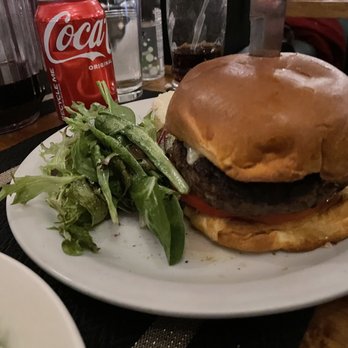 Bistro Eloise - French Restaurant - Le Burger Eloise - French Near Me - Elmhurst, New York Bistro Eloise - French Restaurant - Le Burger Eloise - French Near Me - Elmhurst, New York