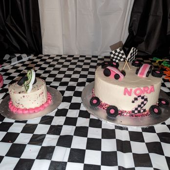 Bento Bakes - two cakes on a checkered table - Cupcakes Near Me - Austin, Texas