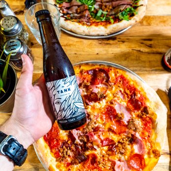 La Pizza - Pizza Near Me - South Miami, Florida La Pizza - Pizza Near Me - South Miami, Florida