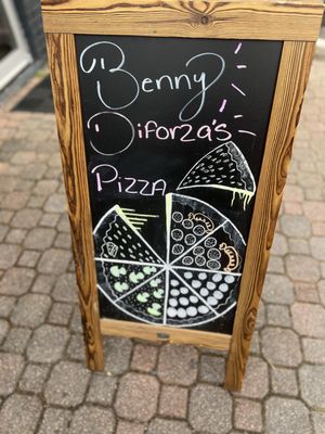 Benny Diforza's Pizza by null
